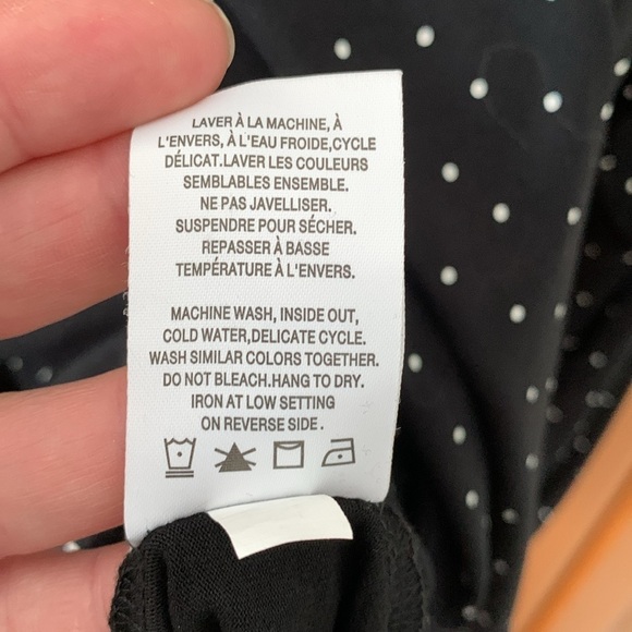 Reitmans Black Polka Dot V-Neck 3X - Picture 7 of 7